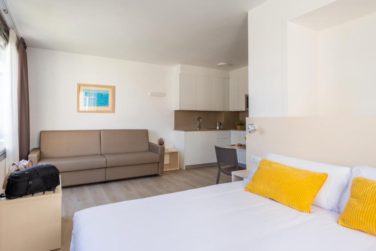 Atenea Park Suites & Apartments Vilanova i la Geltrú Εξωτερικό φωτογραφία