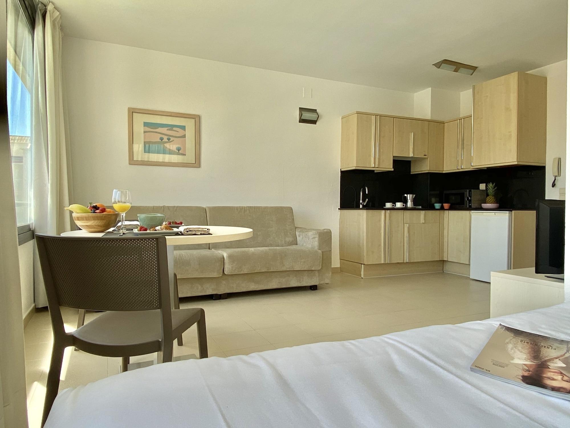 Atenea Park Suites & Apartments Vilanova i la Geltrú Εξωτερικό φωτογραφία